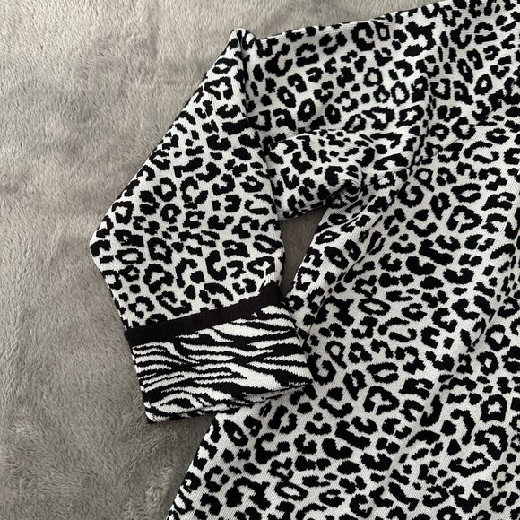 Chico's Sweater Cardigan 3 XL 16/18 Animal Print Zebra Cheetah Black White - Picture 2 of 9